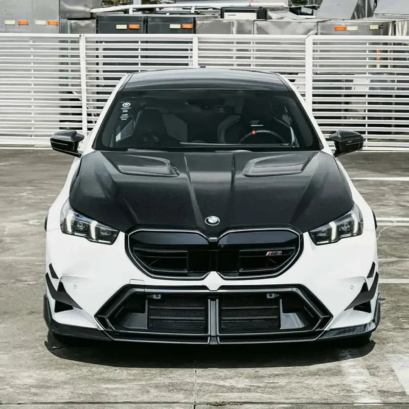 BMW G90 Dry Carbon Fiber SQ Style Vented Hood