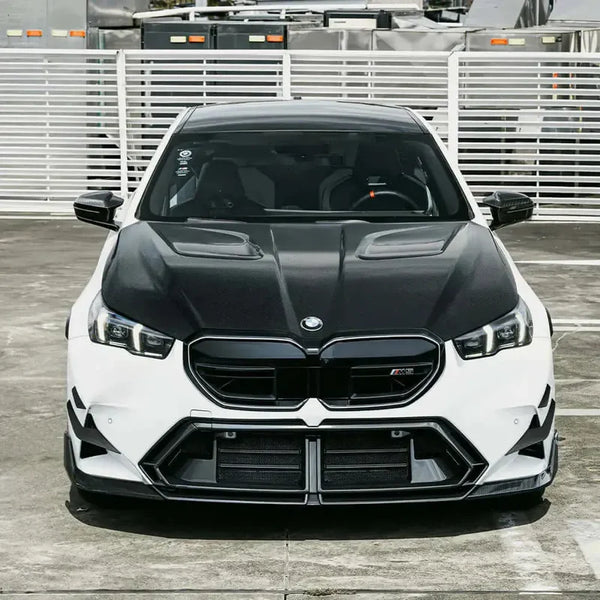 BMW G90 Dry Carbon Fiber SQ Style Vented Hood